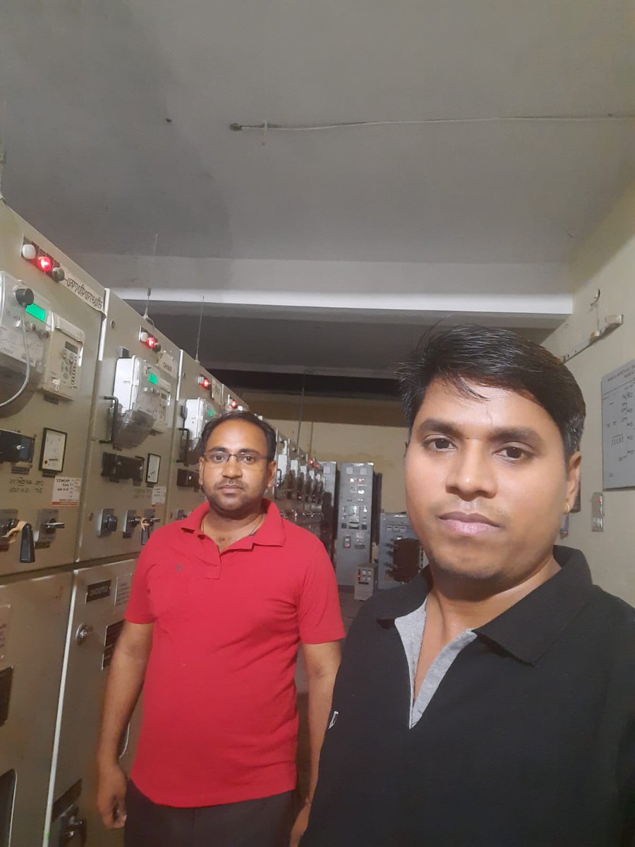 LesaLko's tweet photo. Night'patrolling in Rajnikhand and Vrindavan to insure uninterrupted 24*7supply @UPPCLLKO @mvvnllkocis @ashish_for_u @aksharmaBharat @MVVNLHQ @mduppcl @ChairmanUppcl @MVVNLmd https://t.co/XdT8vcBr8v
