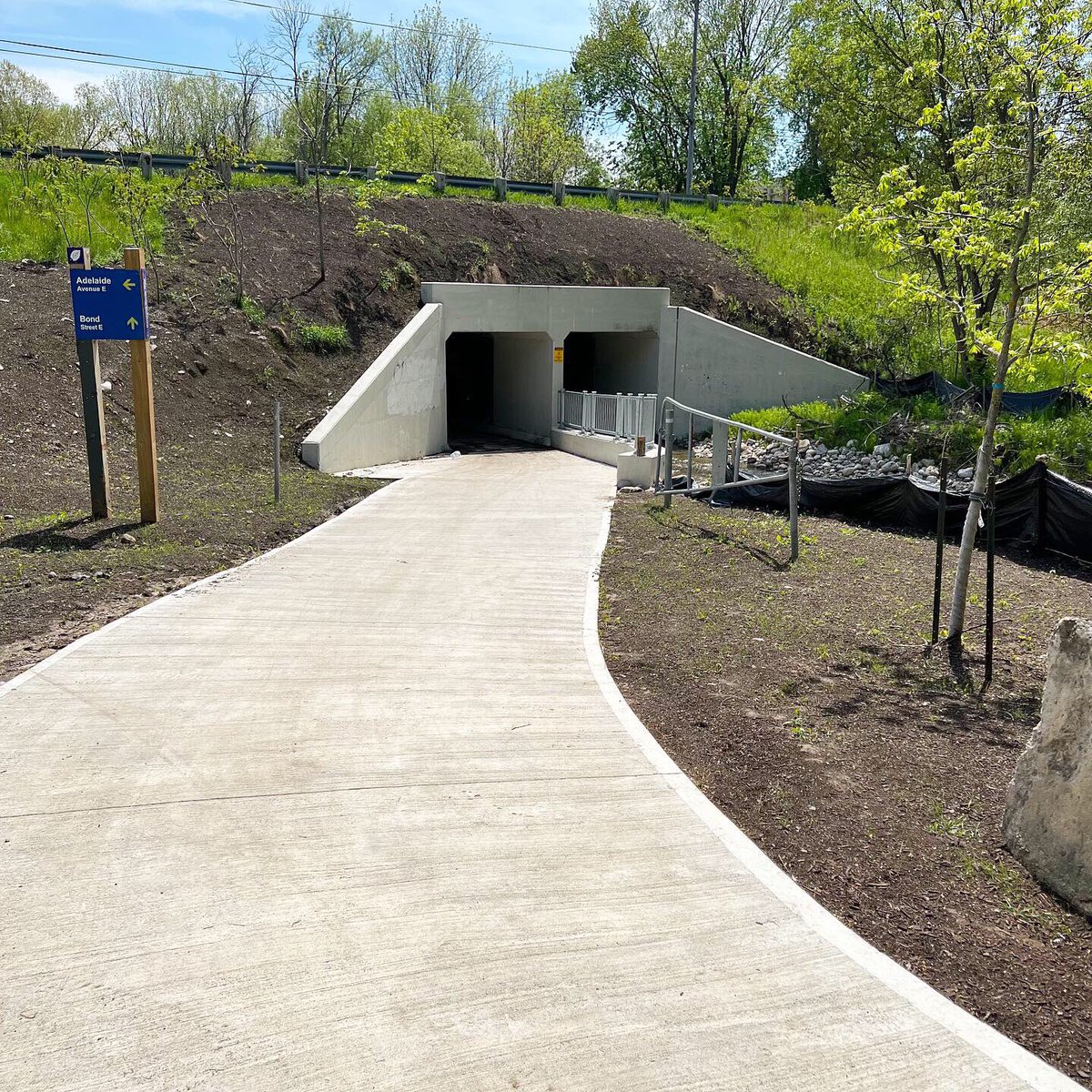 DCOTCampusRec's tweet photo. Summer Trail Thursday highlight βοΈ: Harmony Creek Trail in Oshawa!
Activities: walking & running πββοΈ, hiking πββοΈ, road π΄ββοΈ & mountain biking π΅.
For more information on local trails & natural areas β‘οΈ π in bio.
#DCOTCampusRec #getactivehavefun https://t.co/Y6I7AKpVTj