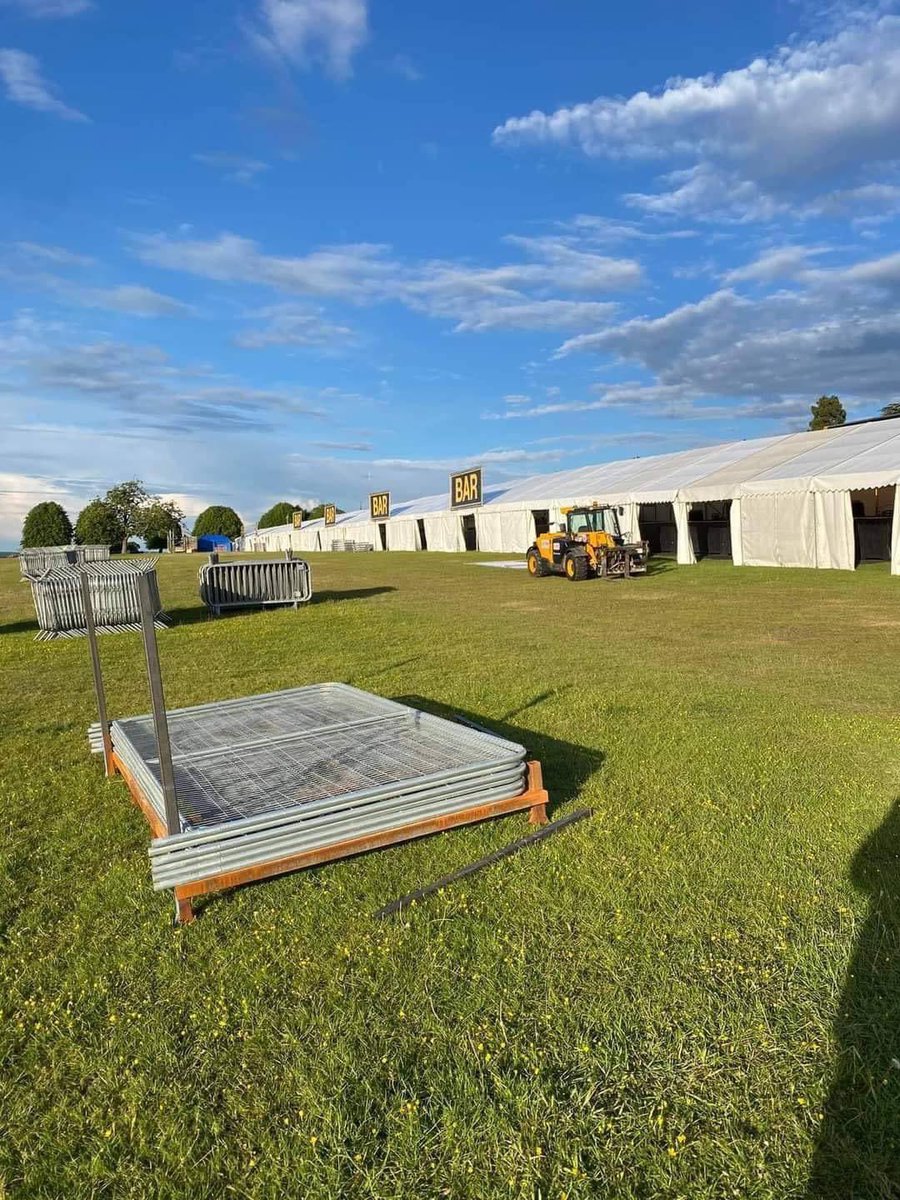 Mainly Oasis tweet media