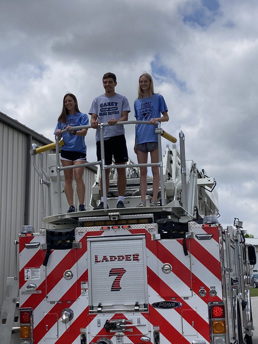 CHSBlueDevilSec's tweet photo. Good luck Sarah, Anthony, and Lex!!! #statebound 😈😈 https://t.co/ADFgDJlVXj