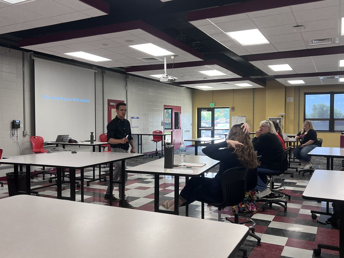 i2Conference's tweet image. Celebrating the work accomplished during COVID and discovering best practices learning during this unprecedented time as an educator with @TrevorMuir! 
#I2Conference
#INeLearn