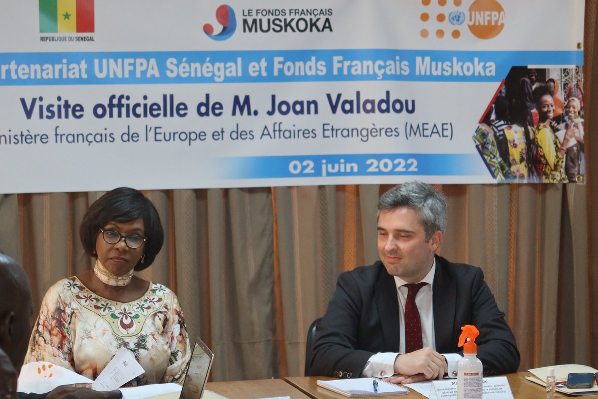 <a href="/ValadouJoan/">Valadou Joan</a>  heureux d'échanger avec les acteurs engagés au quotidien avec #FFM - Rose Gakuba Rep a.i. 
#UNFPASenegal magnifie la contribution de taille et l'engagement de la 🇫🇷 à  hauteur de 50 Millions euros qui fera une grande différence dans la vie des populations