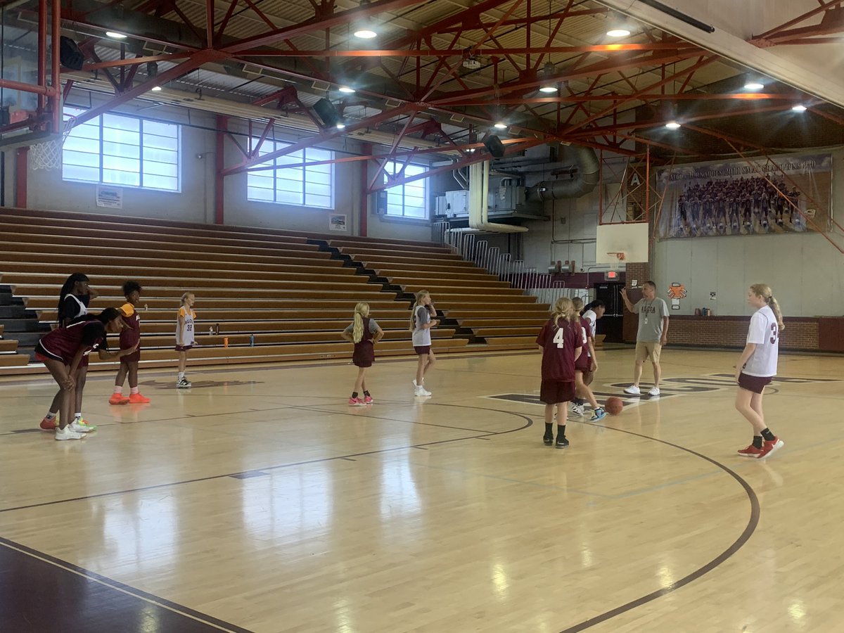 AlcoaMiddle's tweet photo. AMS Lady Ts putting in some gym time! #thereisworktobedone https://t.co/ro9dSs1A9V