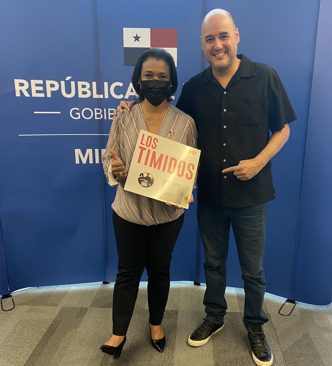 fabrorock's tweet photo. Sabían que @gisygonzalez nuestra ministra de @MiCulturaPma fue la productora de “Mi Chica”, primer video musical de #LosTimidos🤘#RockDePanama #FabroFacts https://t.co/QDwyCEqOOf