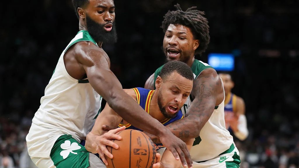 NBA Finals: Celtics vs. Warriors Game 1 #NBAFinals 

How to watch live: bit.ly/NBA-Finals-2022 👈