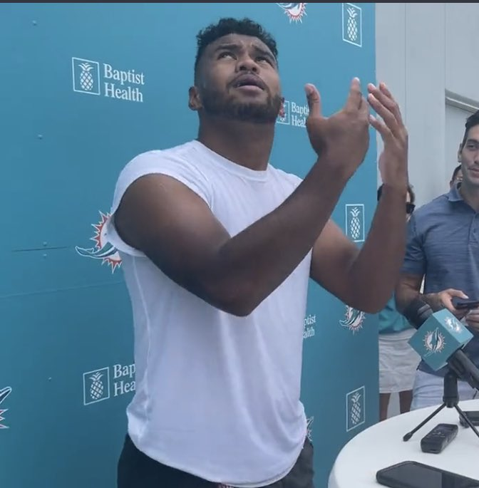 letsgodolphinsm's tweet photo. Tua listo para cachar todas las disculpas de los #TuaHaters.
😏😏
Vía @Hotstover https://t.co/yKz4W4VyJN