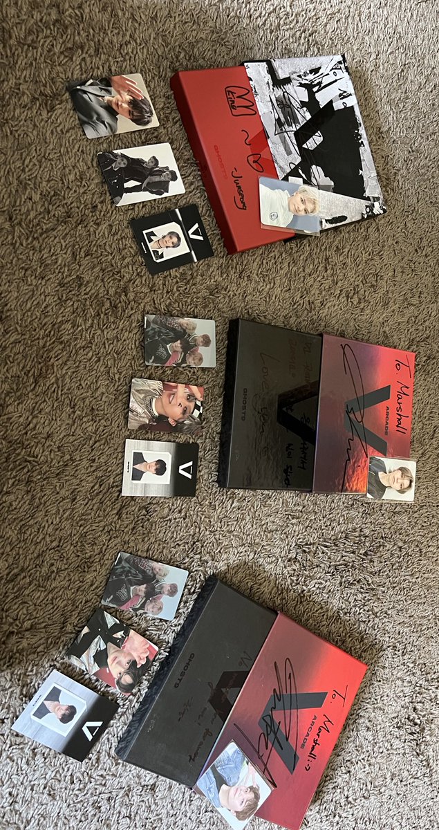 taejunjun9's tweet image. YALL THEY’RE HERE 😭😭