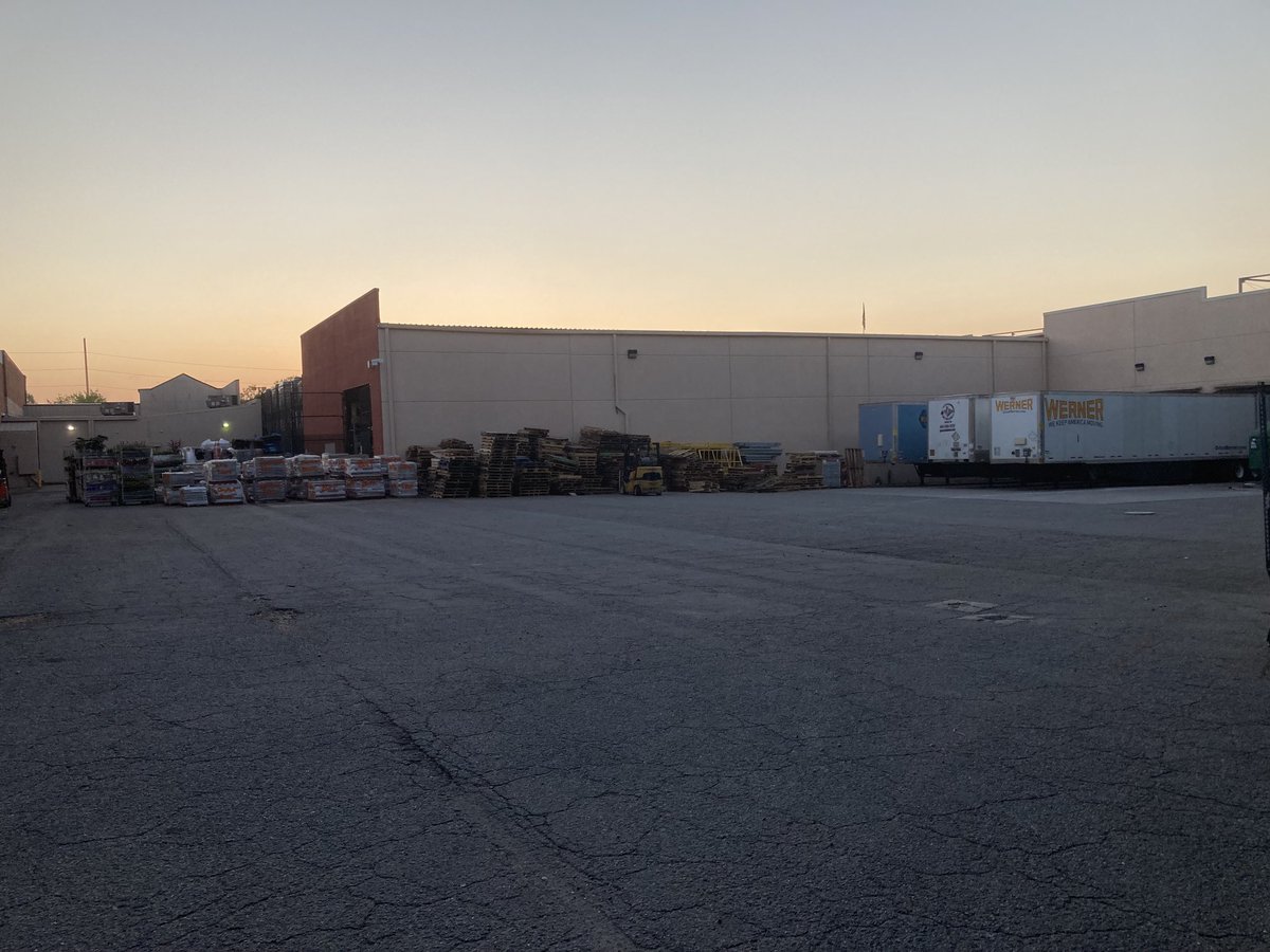 As the sun raises over 0131. Been a Long day already! ⁦<a href="/RussellKMann/">Russell Mann</a>⁩ ⁦<a href="/KMTovey/">Keith Tovey</a>⁩ ⁦<a href="/jhiltonthd/">Janet Hilton</a>⁩ ⁦<a href="/kelly_mayhall/">Kelly Mayhall</a>⁩