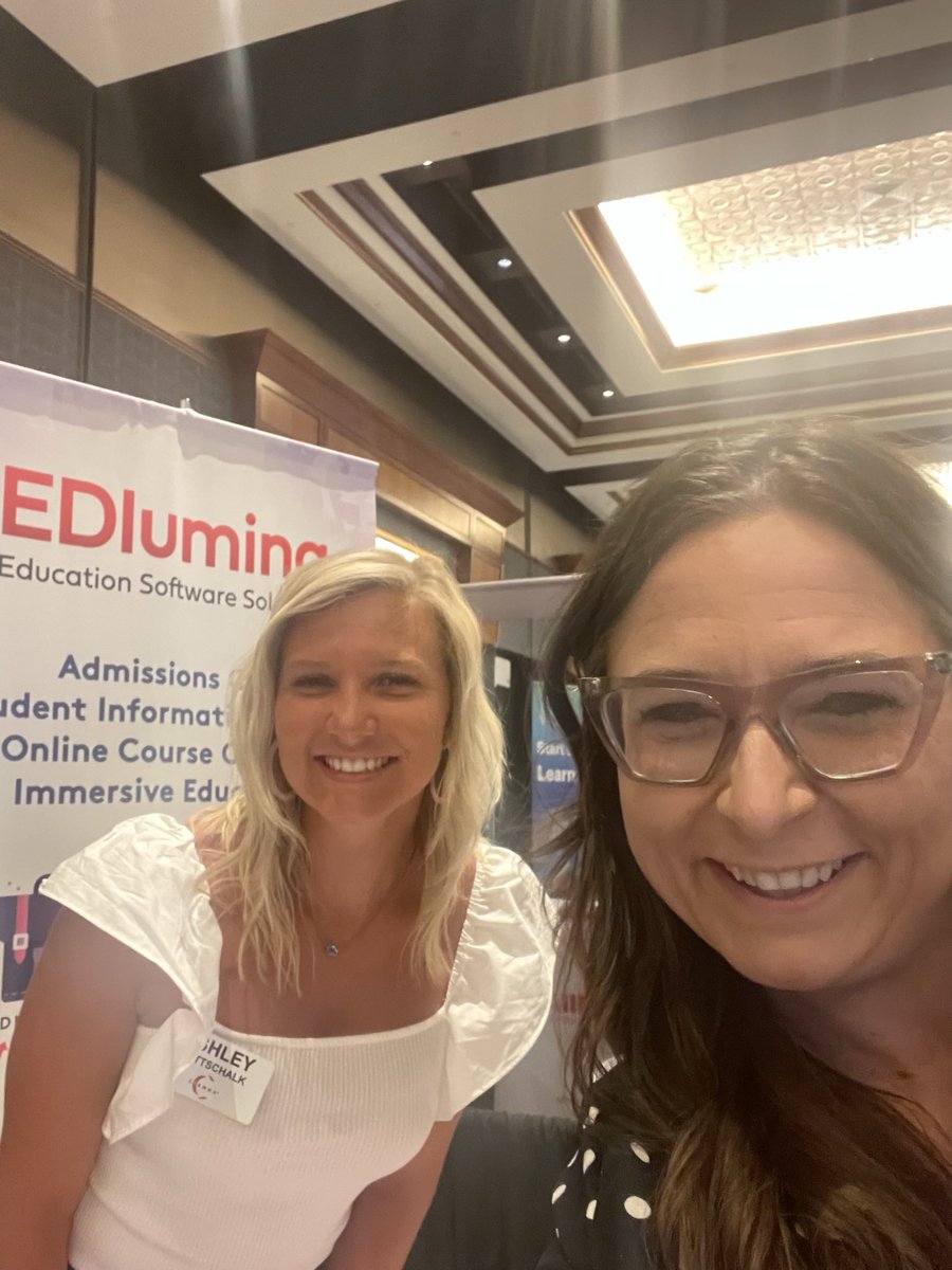 flightofabumble's tweet photo. Having a great time at @CECUed in the exhibition hall with EdLumina #careerEd22 https://t.co/9IofOCQ8Eb