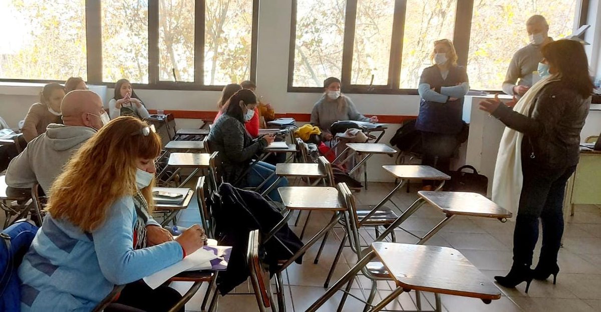 SindicatoDSalud's tweet photo. #SAMO365
En el @InstitutodelSSP clase 9 del Curso de SAMO Nivel I
Comision ll
📝 Nomenclador IOMA Internación
@NovionClaudia
Maite Charterina
@RosanaRivelli
#CapacitandoElPresente📚
#PensandoEnElFuturo💻 https://t.co/986GCSxLxo