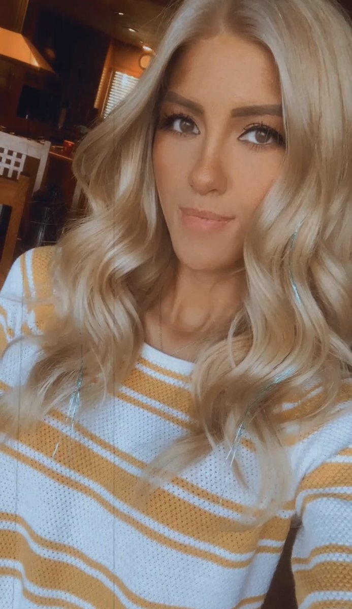 haelinewell's tweet image. My hair stylist never disappoints! Peep the new addition?;)  #hairtouchup #blonde #curled #model