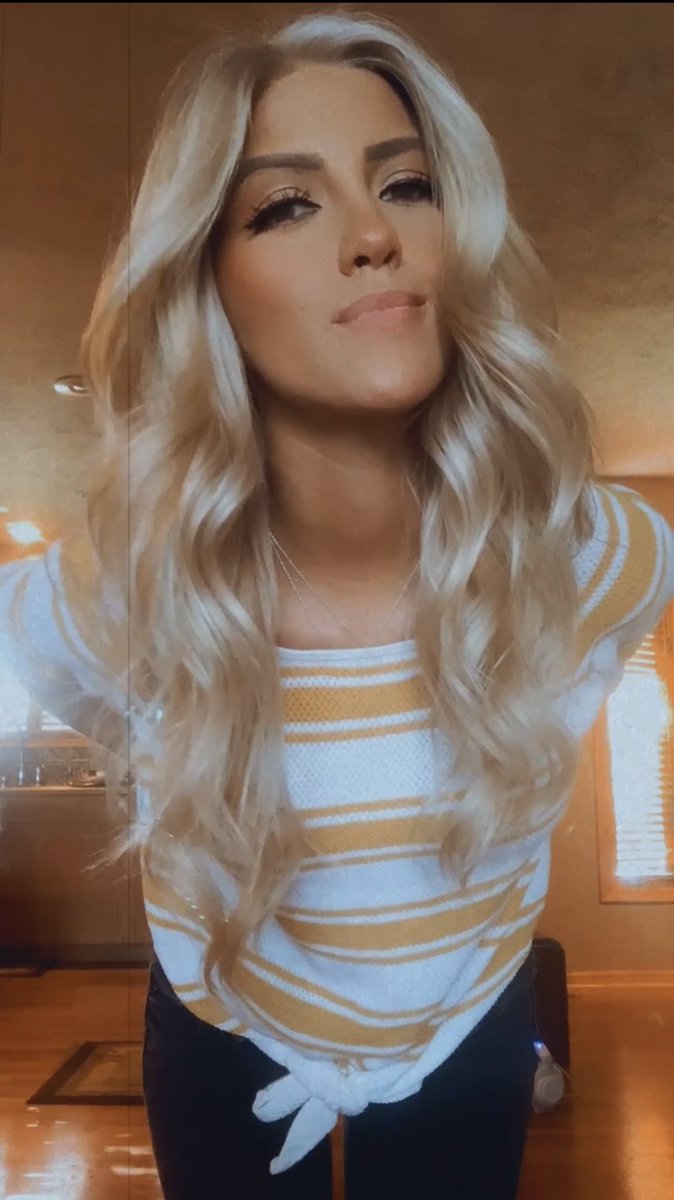 haelinewell's tweet image. My hair stylist never disappoints! Peep the new addition?;)  #hairtouchup #blonde #curled #model