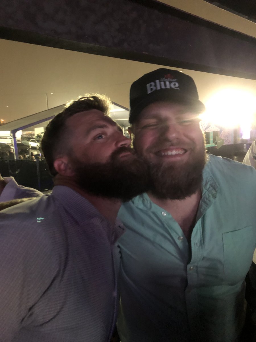 Brian_Duquette's tweet photo. Happy Retirement to my fellow #beardbro #billsmafia https://t.co/ebPCKLZ43T