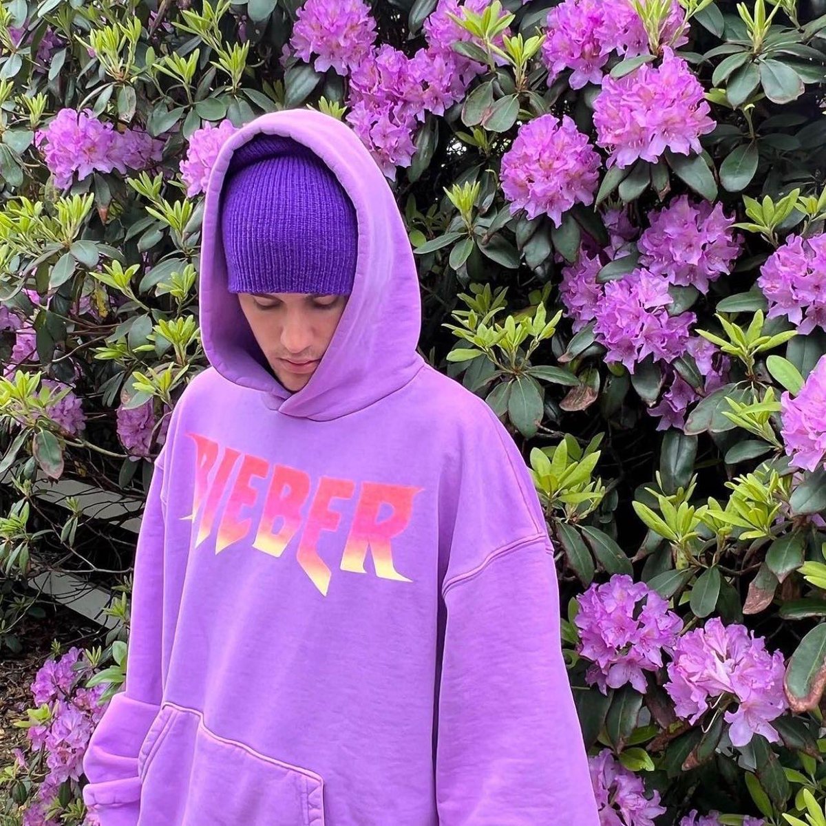 JustinsTourNews's tweet photo. New Justice Tour merch coming soon 👀💜 https://t.co/NjB0NRp665