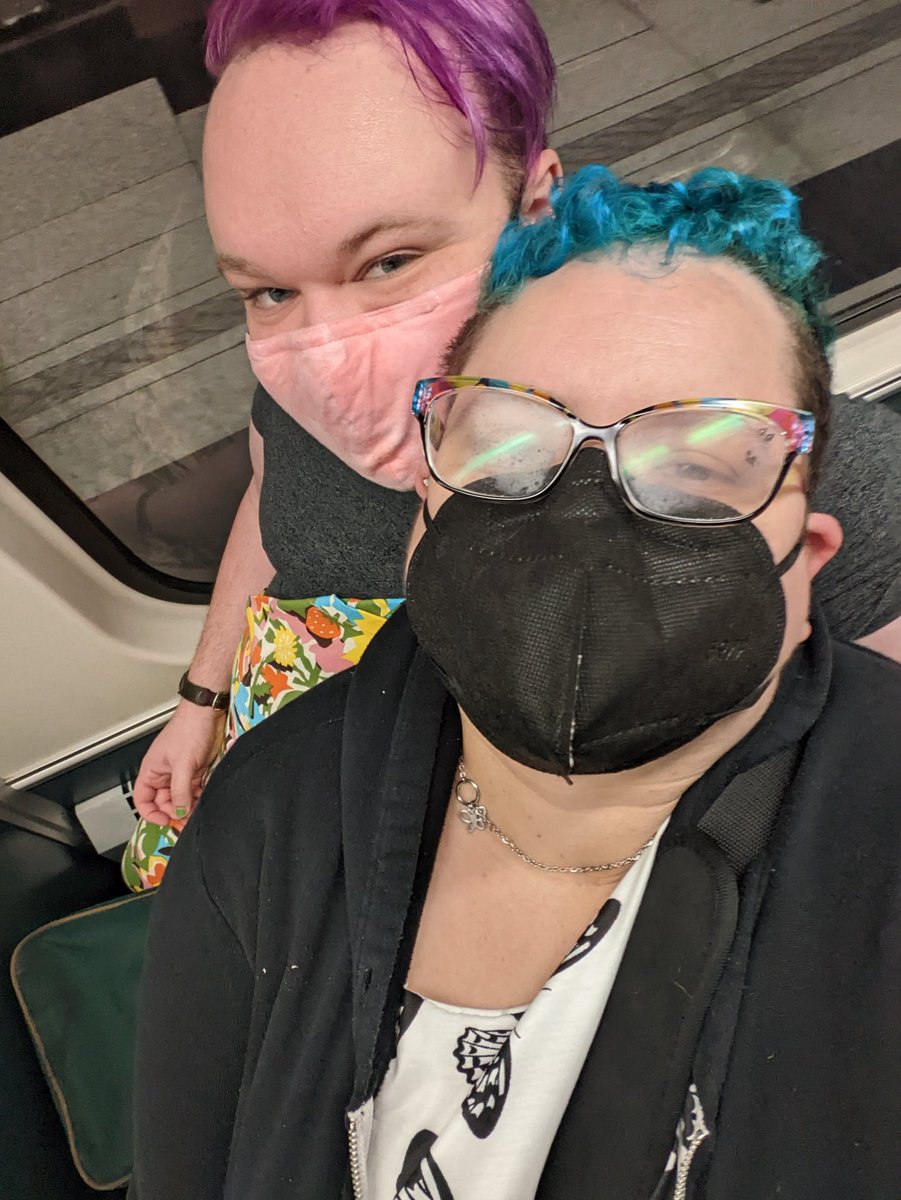 Heading to North Carolina to see <a href="/MorganPThrapp/">His Girl Fieri</a>'s family! Flight starts boarding in 20 minutes!