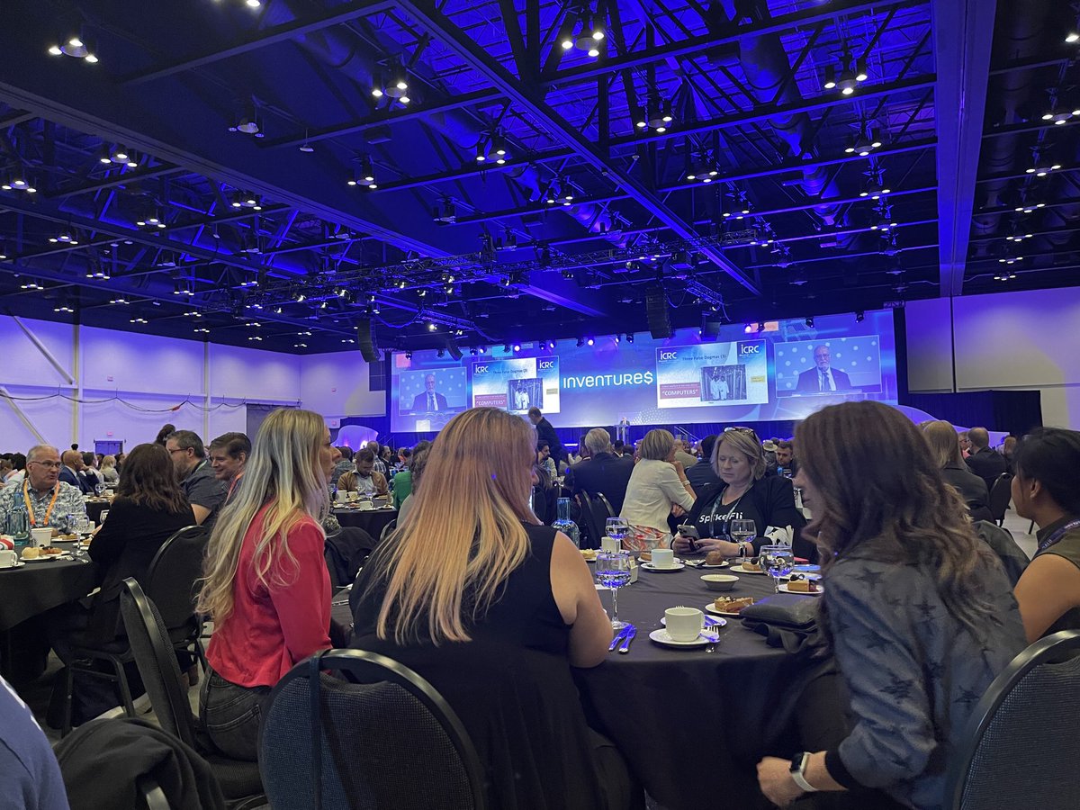 Great conference! Lots of great speakers. Making excellent connections. #talkingnfts #theutiityofnfts #nftarwork