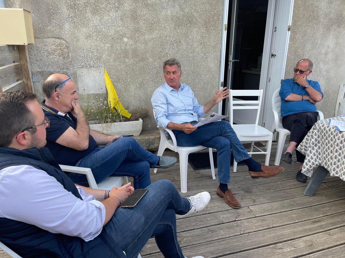 philipperobin79's tweet photo. 📍 J’étais hier soir à Boismé et Cerizay, pour de nouvelles réunions publiques dans le cadre des élections législatives.

✅ Merci encore aux élus et aux habitants pour leur accueil toujours chaleureux, et pour la qualité de nos échanges !

#Norddeuxsevres #legislatives2022 https://t.co/0A6xuVadPo