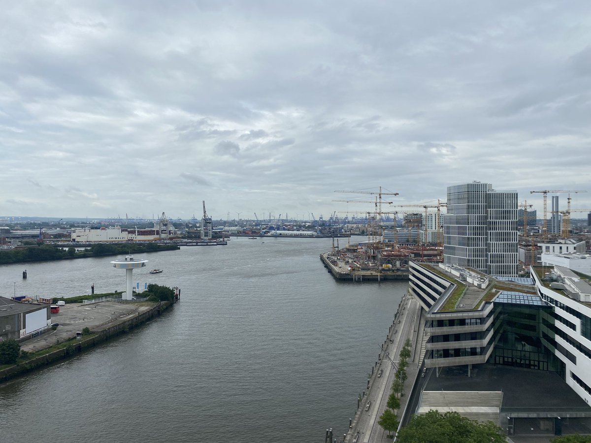 Heute Morgen irgendetwas zwischen Sonnen und Regen. und nochmal #MdRzA in Kombi mit  #Md9ETzA (Mit dem 9 Euro Ticket zur Arbeit) #daily #Elbe #BlickÜberDieElbe