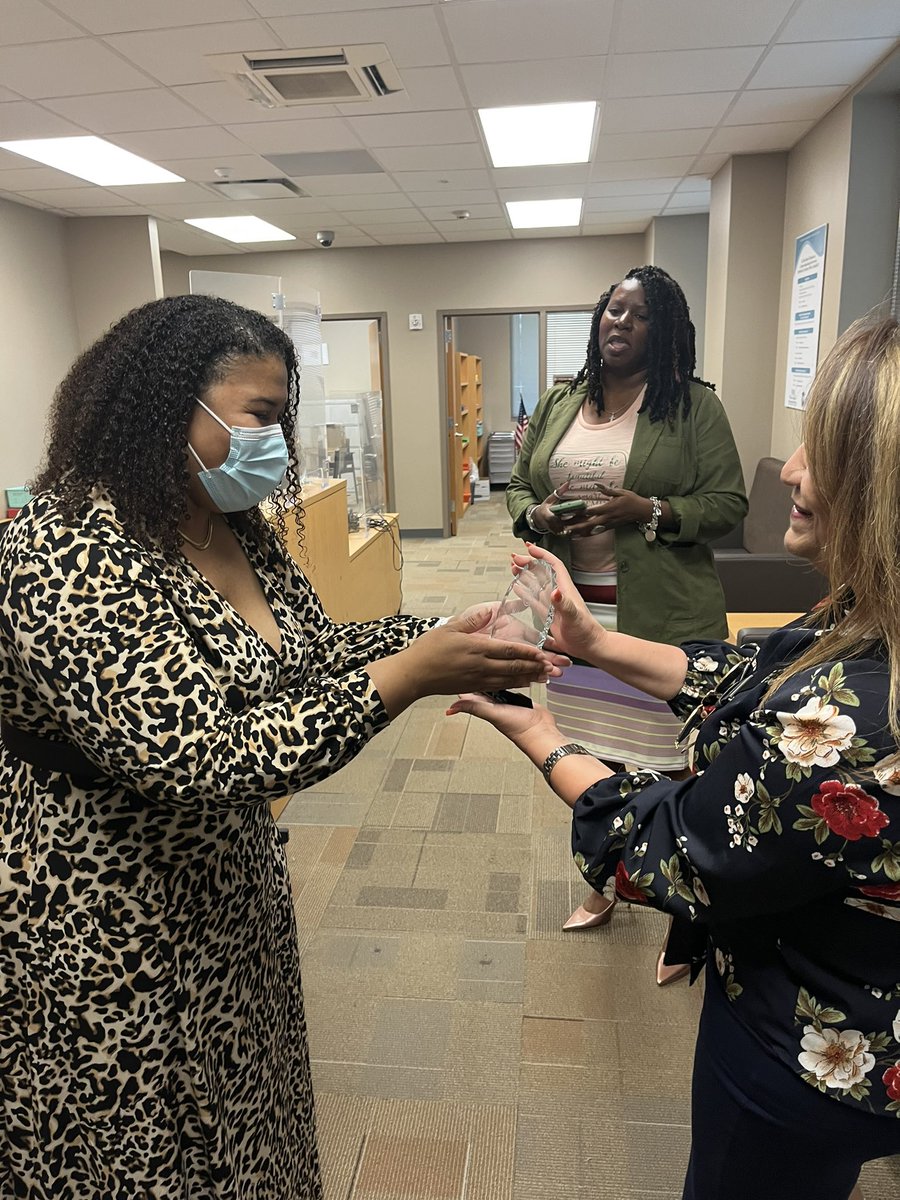 NorthForestHigh's tweet photo. The love is still flowing in. Ms. Adams received her official Secondary Principal of the Year Plaque &amp; Ms. McNary received her official Teacher of the Year plaque. Thank you @A180_HISD and @HoustonISD 💛🖤🐶 https://t.co/U6PsUhymCa