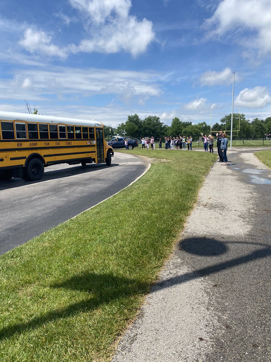 Mrs_Slane's tweet photo. That’s a wrap 6th grade! @napls_is https://t.co/yFMuVxK4NP