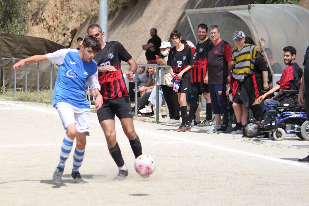CEFCanMir's tweet photo. Avui compartim noves fotografies a la web de l'equip #SeniorDF2022
https://t.co/kHLZzVMEbd
#CEFCanMir #FutbolPerATothom #SeniorDF 2022 #DiversitatFuncinal #CapacitatsDiverses #RubiCity #RubiEsport https://t.co/E52futpJ3F