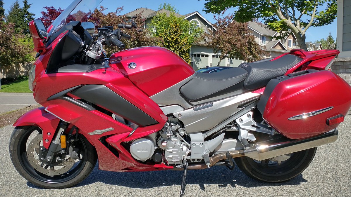 EagleShare's tweet photo. Yamaha FJR with all of the extra bells and whistles 😍⁣
⁣
Link to book! https://t.co/CD8JXQfVdQ https://t.co/5Tz8FENe0w