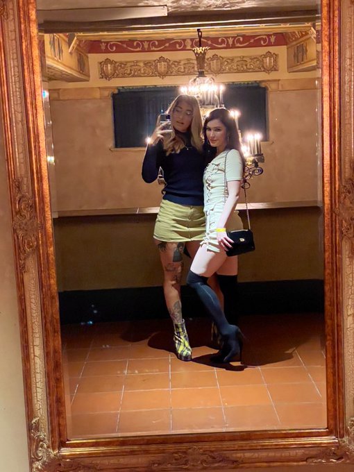 Watch Evelyn Claire's leaked NSFW photo on TwXstars