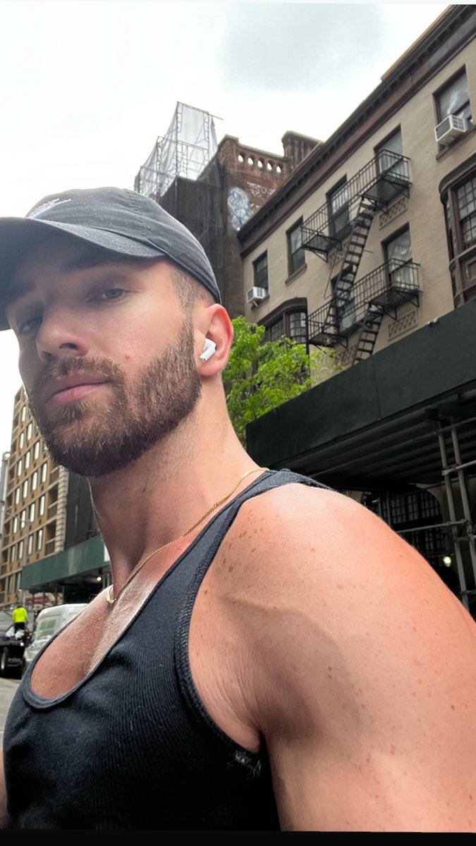 zz_vers's tweet photo. A citi bikes the only thing I’m r*ding! https://t.co/2ddvIOtUum