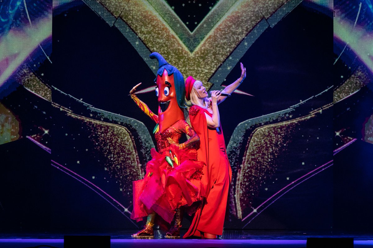 syrlandmark's tweet image. Get a glimpse into the fun-filled night of music and mayhem that is #TheMaskedSingerTour! All your favorite characters from the show, electric live performances from @natashabedingfield, and a local celebrity unmasked EVERY night 🎭