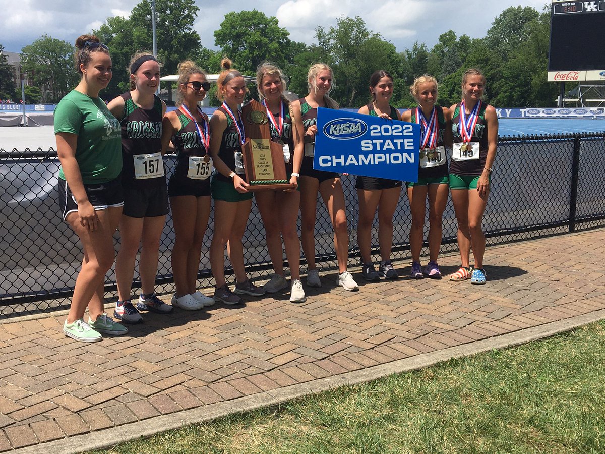 JWeberSports's tweet photo. 1A girls team champion @BBHSmustangs (2nd pic is seniors) https://t.co/PUpu8k9xvT