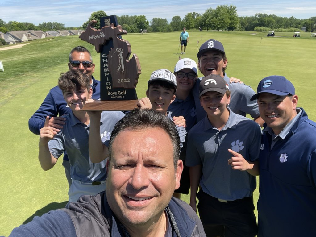 CoachTocco13's tweet photo. Macomb Dakota Golf @Coach_Taurence Regional Champs headed to ⛳️MHSAA State Finals💯💟🥶🏆 https://t.co/SjkZ2zBsie