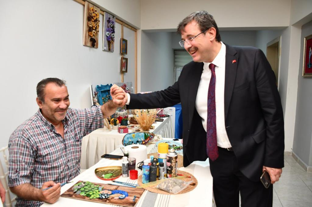 mebhbogm's tweet photo. Genel Müdürümüz Sayın Sabahattin DÜLGER “Hayat Boyu Öğrenme Haftası” kutlamaları kapsamında Karabük ilini ziyaret ettiler.

@sdulger43 
@tcmeb https://t.co/9na2hCEYpD