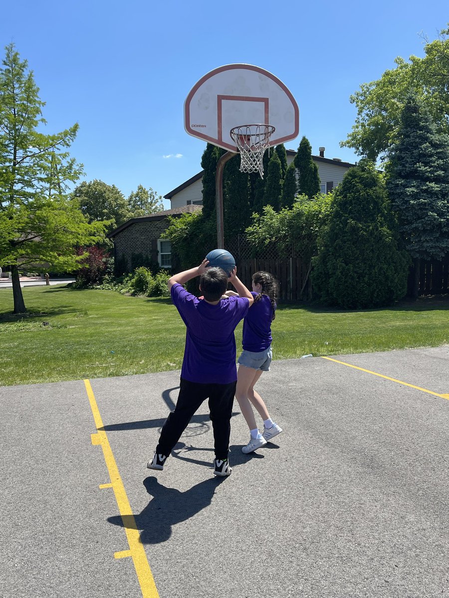 MrsHalesClass's tweet photo. Field Day! #CampLearnedALot #WeAreChelsea #AllIn157c https://t.co/9o88jSYyH0