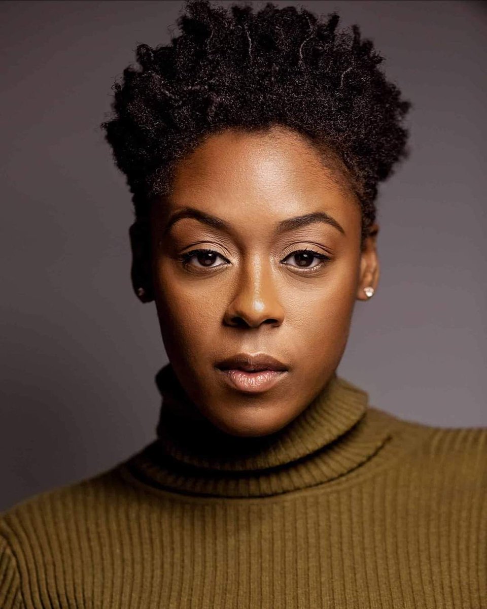 tk210's tweet image. Just a positive message in light of recent unpleasant tweets etc... Star Wars is at its greatest when the full spectrum of human beauty is on display. We the fans love and respect you. May the Force be with us all. 
#starwarsdiversity #starwars #MosesIngram #WeLoveYouMosesIngram