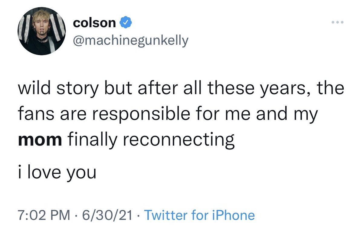 lyla19xx's tweet photo. throwback to this tweet from last year 🥺🤧 so happy for you @machinegunkelly ❤️ we love you https://t.co/nZmL3SaKLd