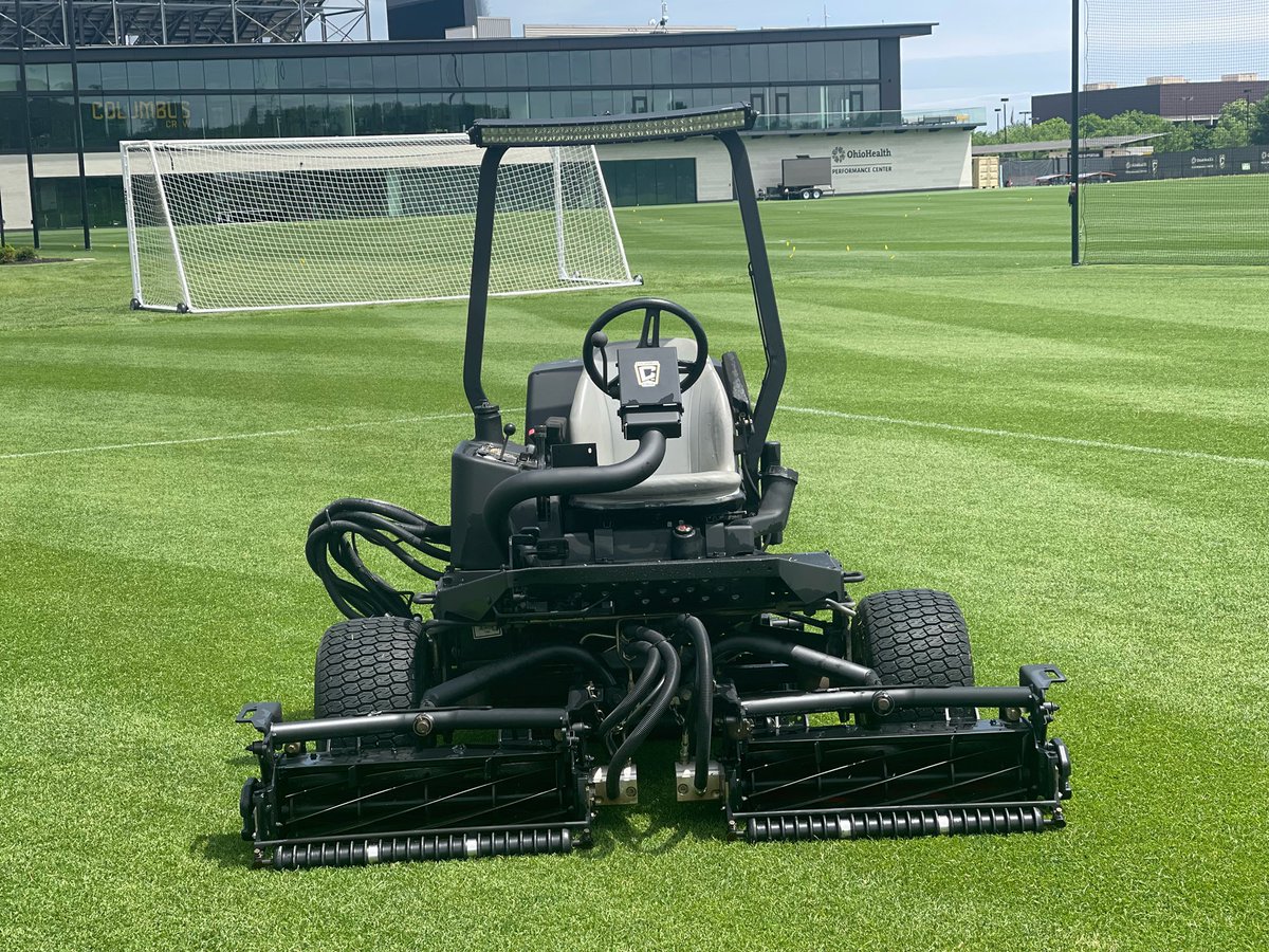 CrewGroundsCrew's tweet photo. Hey @chadmark614 and your crew, good luck over the next four days at #TheMemorialTournament. #StealthMode is always the best way to be seen in a @ToroGrounds mower. #FastandFirm #SFMA #SportsTurf #Crew96 #GroundsCrew96 https://t.co/lqTfN6W5uL