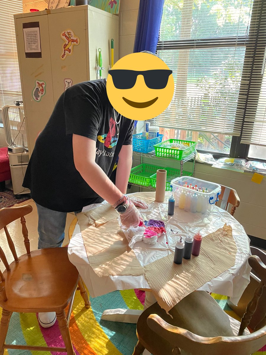 MsJSmith3's tweet photo. Day one of tie dye! Thanks @SpartanPTO  for helping to make this possible!! https://t.co/TBxRCPFWRr