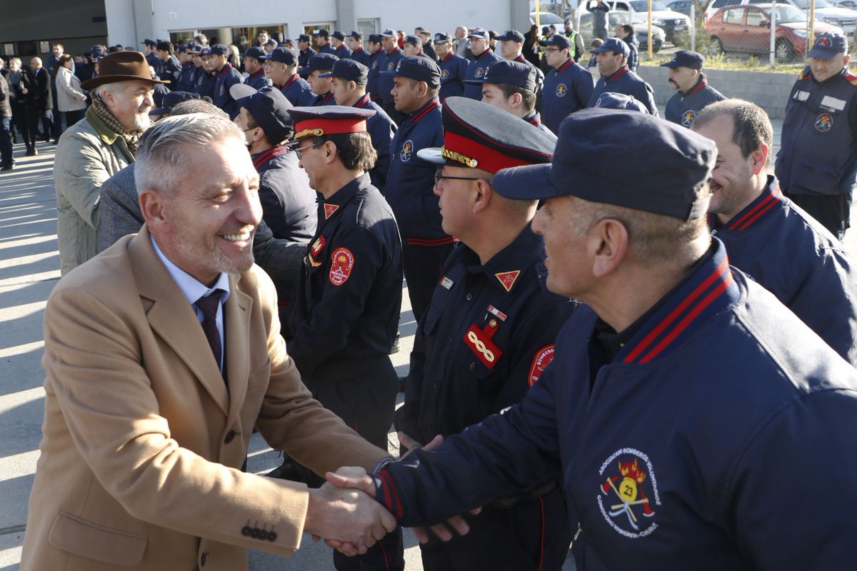 arcionimariano's tweet photo. ▶️ En el Día Nacional del Bombero Voluntario, mi reconocimiento y agradecimiento por su gran labor y valentía en el cuidado de la gente y al servicio de toda la comunidad. 

#AdelanteChubut https://t.co/j7uUqyMnpS