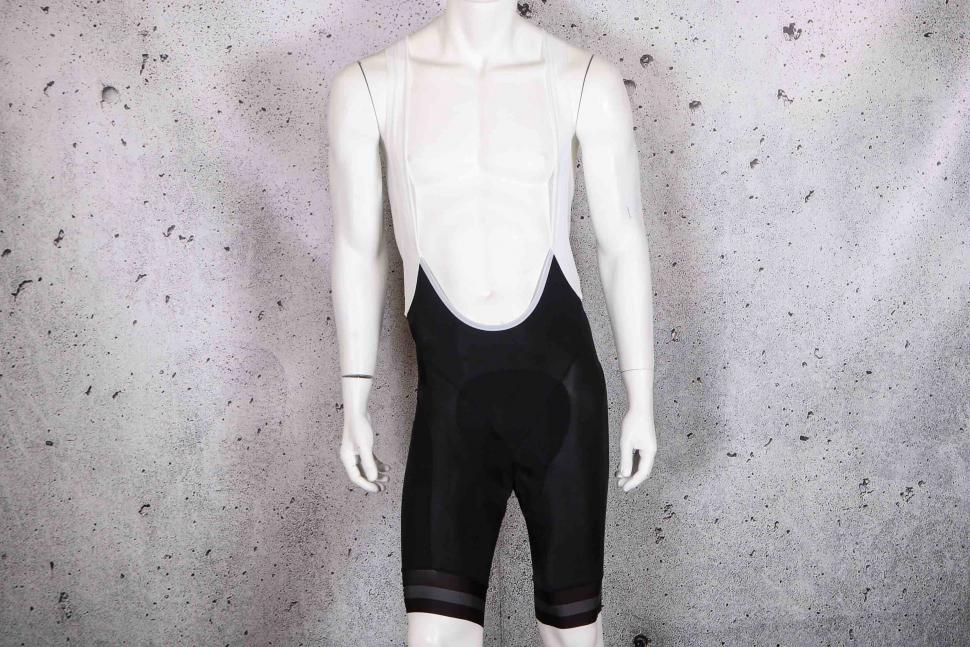 Review: Gore Torrent Bib Shorts+ Mens – Keep getting frozen bits on cold rides and descents? These windproof-fronted shorts are the answer.
ow.ly/3ub250Jm0lt
#cycling