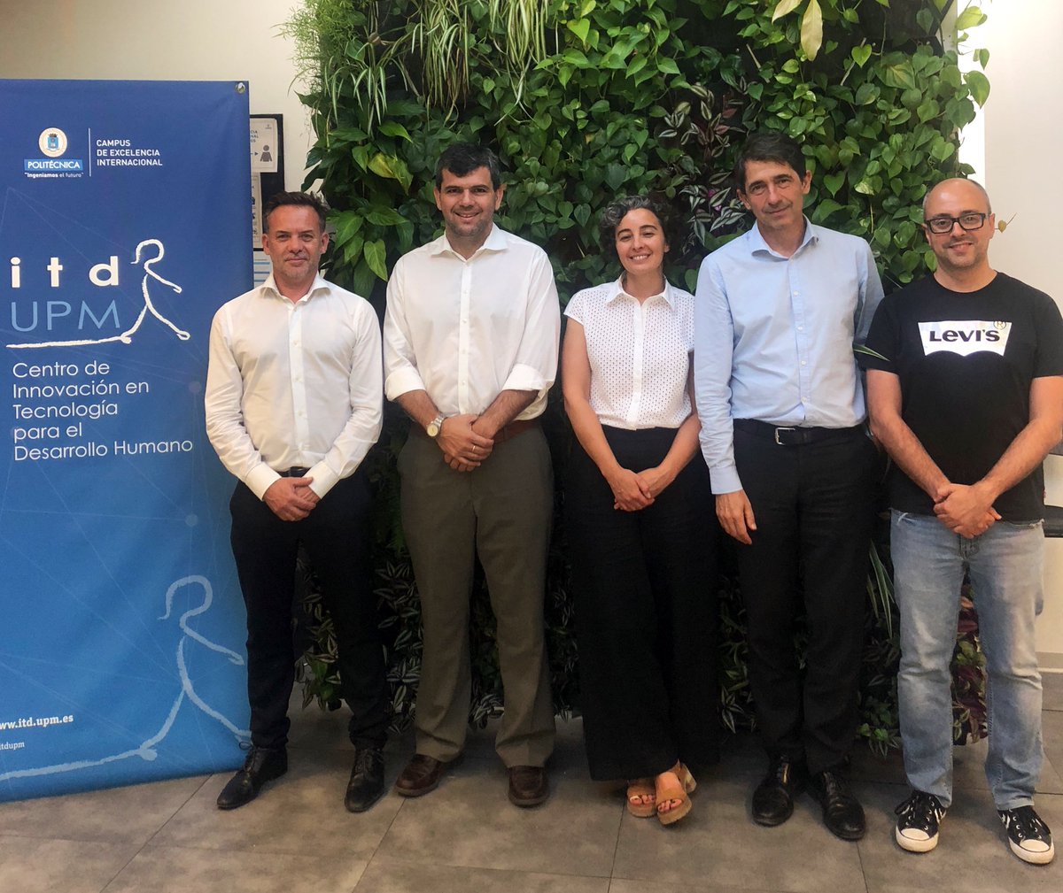 ❓¿Cómo mejoramos la colaboración entre alianzas? 

Pregunta importante de entender en la recuperación del contrato social, localización #ODS y #gobernabilidad local

Complacido conversación con <a href="/itdupm/">itdUPM</a> @CarlosMataix1 en Madrid

#gobernabilidadefectiva #Agenda2030