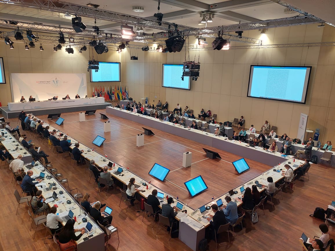 AntarcticTreaty's tweet photo. The #Antarctic Treaty Consultative Meeting XLIV and the Meeting of the Committee for Environmental Protection XXIV, which took place in Berlin from 23 May to 2 June, concluded today.

#ATCM44 #CEP24 
#AntarcticaProtected 🇦🇶 https://t.co/pgrUqWsvBI