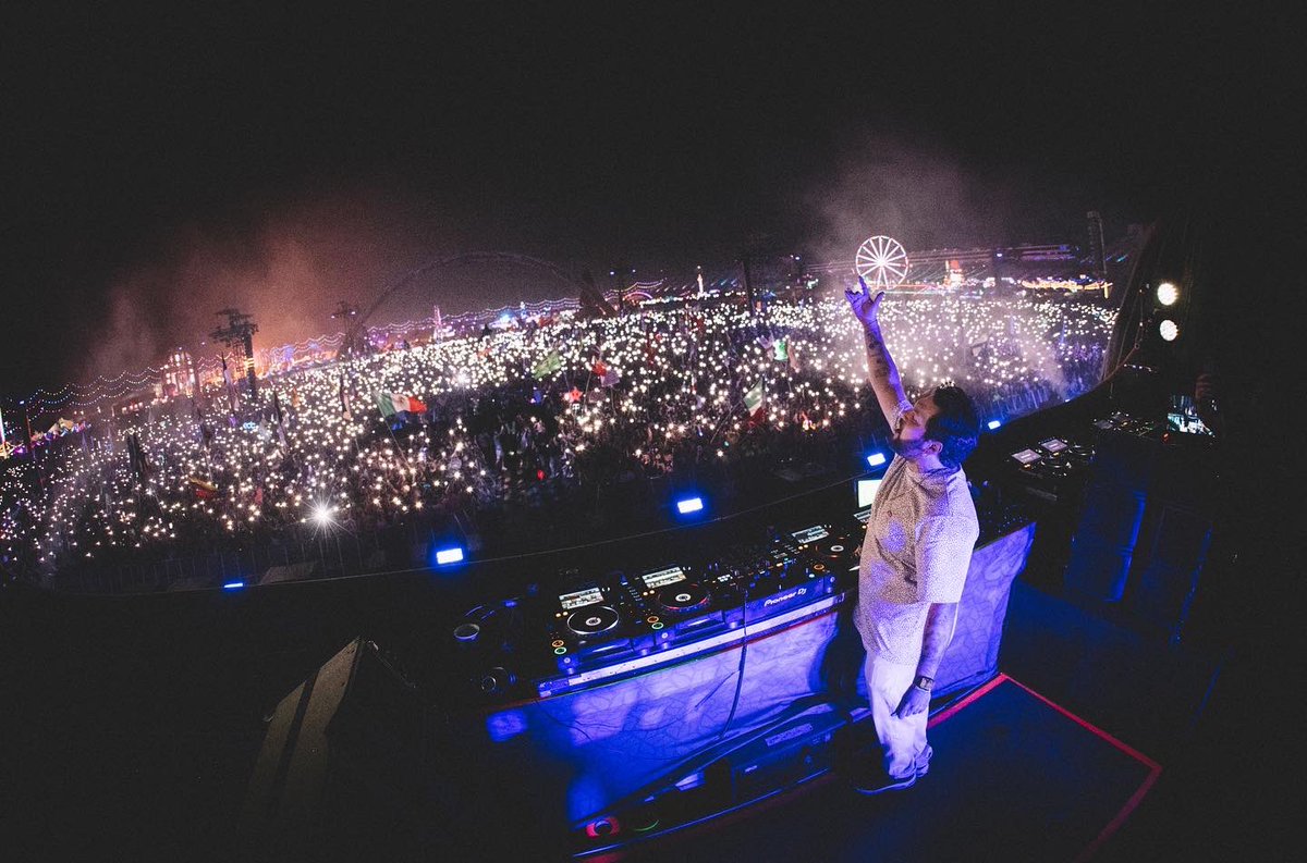 Deorro's tweet photo. ladies and gentlemen, my edc 2022 set

https://t.co/0lsaVmnmPW https://t.co/InE7oaK3bo
