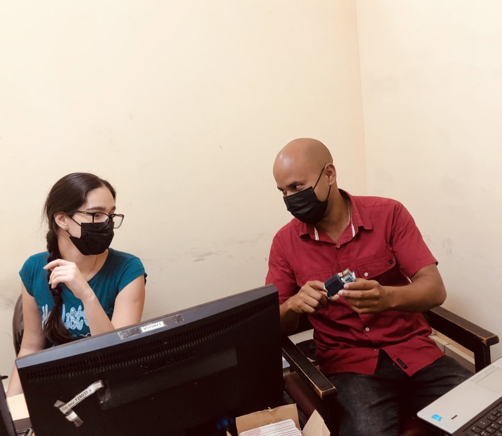 infoGEOcuba's tweet photo. #infoGEO ultima detalles para la puesta en marcha de la sala situacional del @citmacuba 🖥🖥🖥🖥🛠🧰🪛🔧
@PNUDCUBA @AMA_CUBA @igtcuba @CITMATELOficial @XETID2 https://t.co/HiCOuXWSyZ