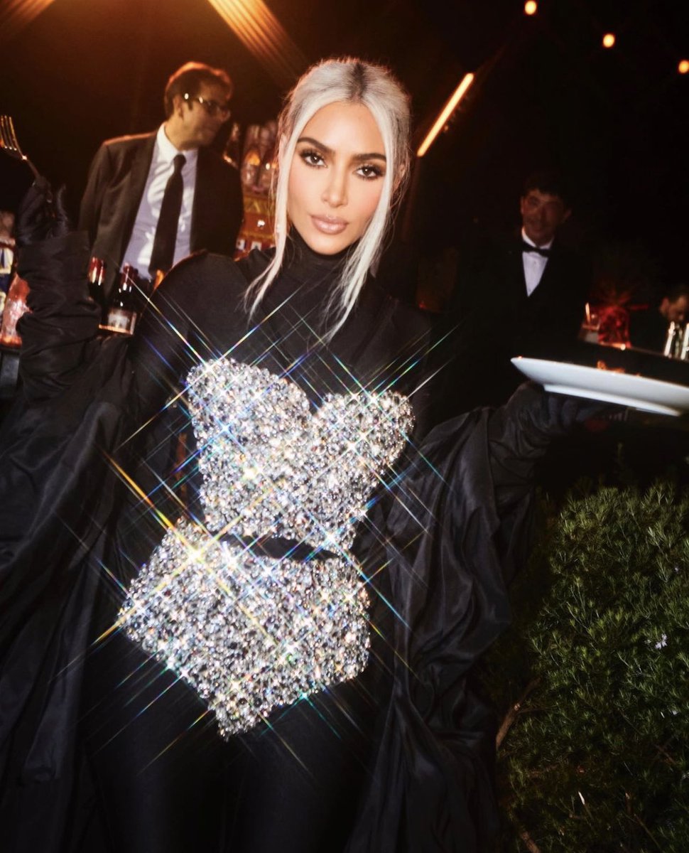 KimKardashian's tweet photo. 💎✨ https://t.co/W3ldZArJne
