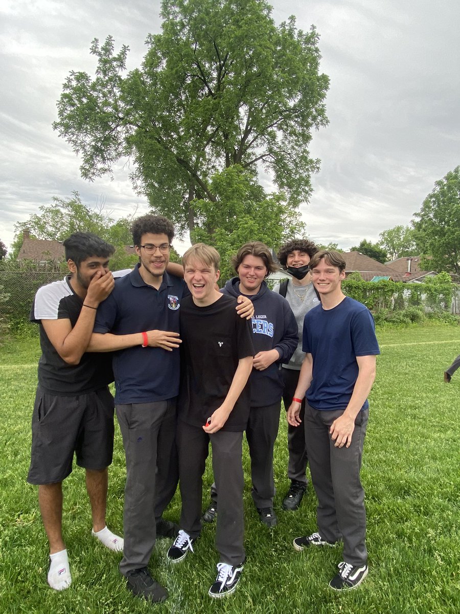 WendyLarm's tweet image. The carnival @CardinalLegerSS is happening right now! Check out the water pong @legeraced booth! To find out more about us, join us for an info session coming soon! #LancerLearning @ms__defilippis