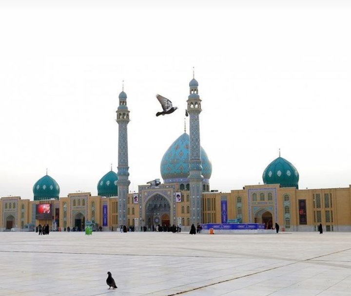 fatimaa_110's tweet photo. The world(Dunya) has no meaning without you the love of my life my soul the Imam of my time (imam Al Mahdi(atfs)😭💙 https://t.co/Hu4cDROJyH