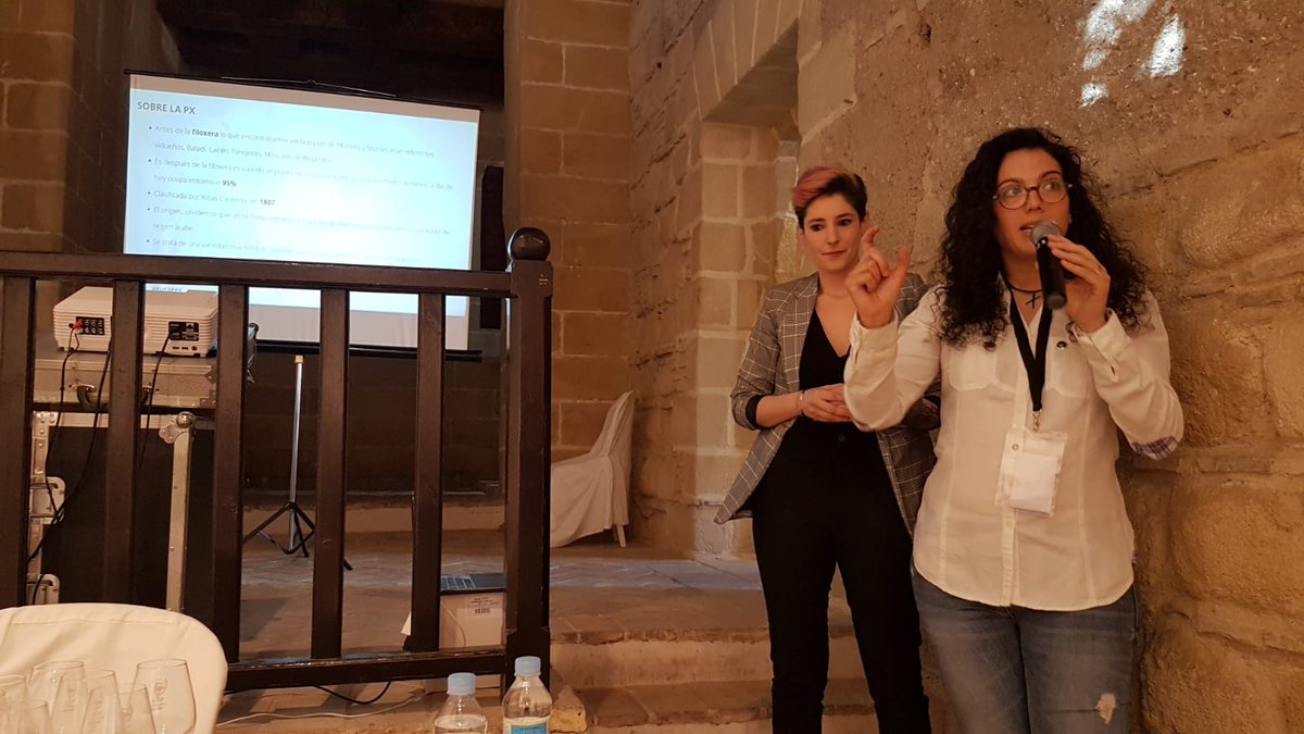 bodegaslaurora's tweet photo. Qué crees que quiere decir PX=M2? Paula y Virginia de @wine_veritas dieron una sensacional Masterclass en @vinoblejerez  sobre la estrella de nuestra @vinosdomm en la que se cató nuestro Pedro Ximénez en Rama Gran Pedro.😍Muchas gracias por tanto!👇
https://t.co/PcUWsyM222 https://t.co/0uqwmb3wNY