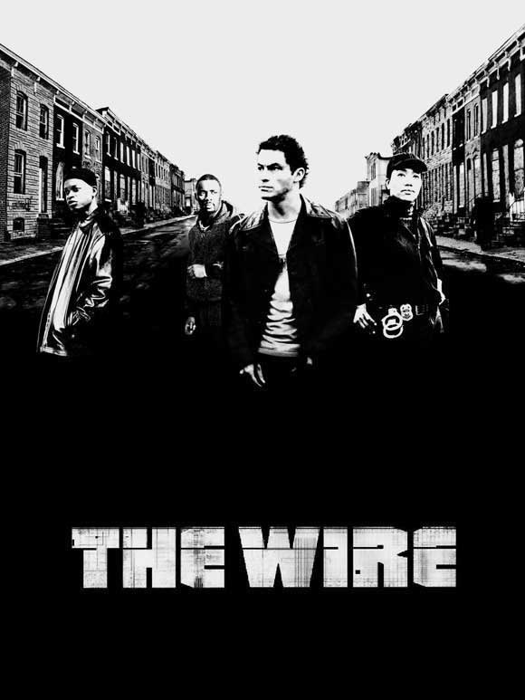 Hoy se cumplen 20 años del estreno de The Wire, probablemente una de las mejores series jamás producidas. Se trata de una obra maestra que describe con precisión y crudeza algunas formas específicas del capitalismo contemporáneo, en este caso en EEUU.