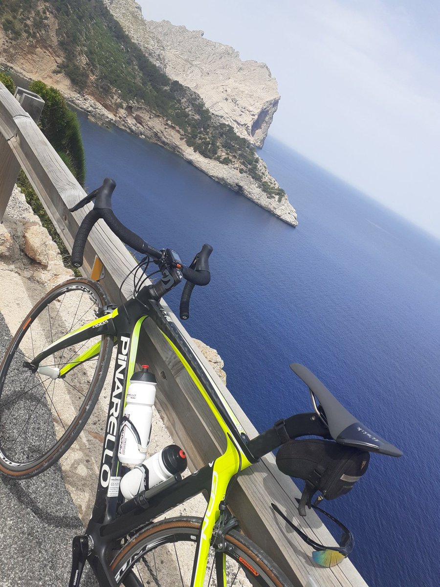 ukelelejones's tweet photo. Today I'll be mostly flogging my guts out 🚴♂️🤩😎🌞 Uke
#Mallorca
#CapdeFormentor
#RockFallStopsVisitToLighthouse https://t.co/06BNnS6Aaj