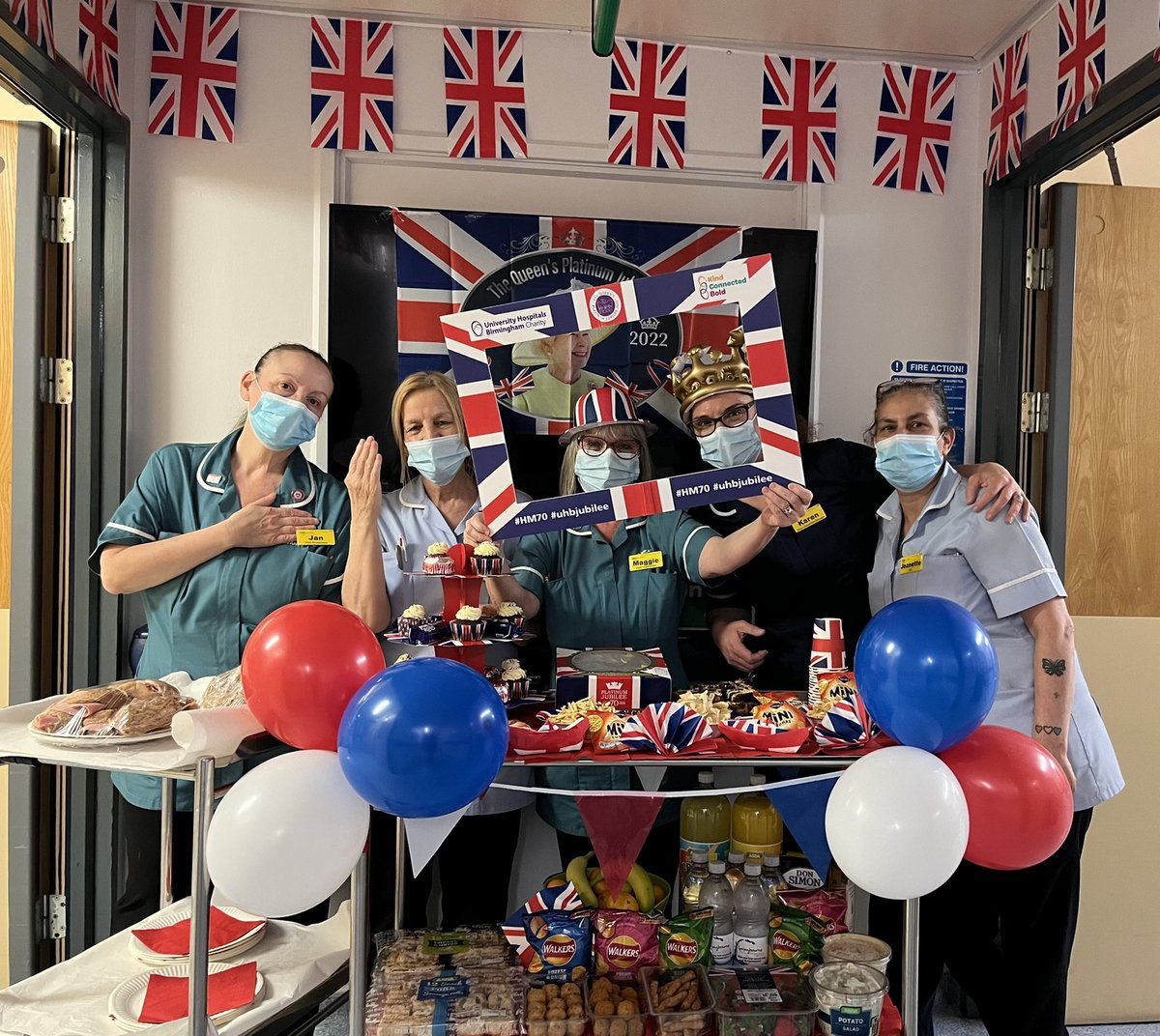 kagneys's tweet photo. Celebrating the jubilee the ward 20 way…….decorations and food 😉😍 Best team ever ❤️❤️❤️ https://t.co/IbCXQ7EGVs